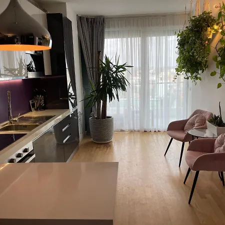 Апартаменты Anastasia's Boutique *